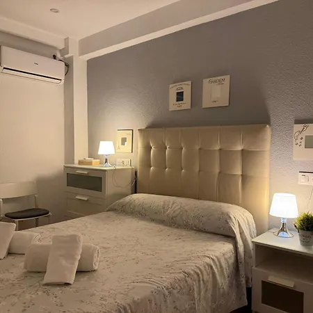 Dona Berenguela Con Terraza Privada דירה